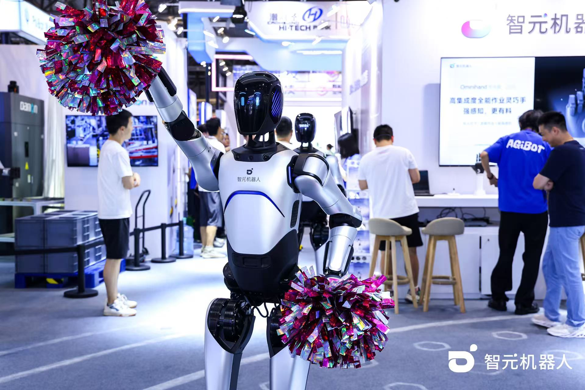 jiuyou九游ninegame机器人 WAIC 首日展台火爆，机器...